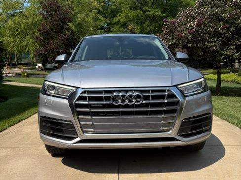 Used 2019 Audi Q5 2.0T Premium w/ Convenience Package AWD/4WD image 5