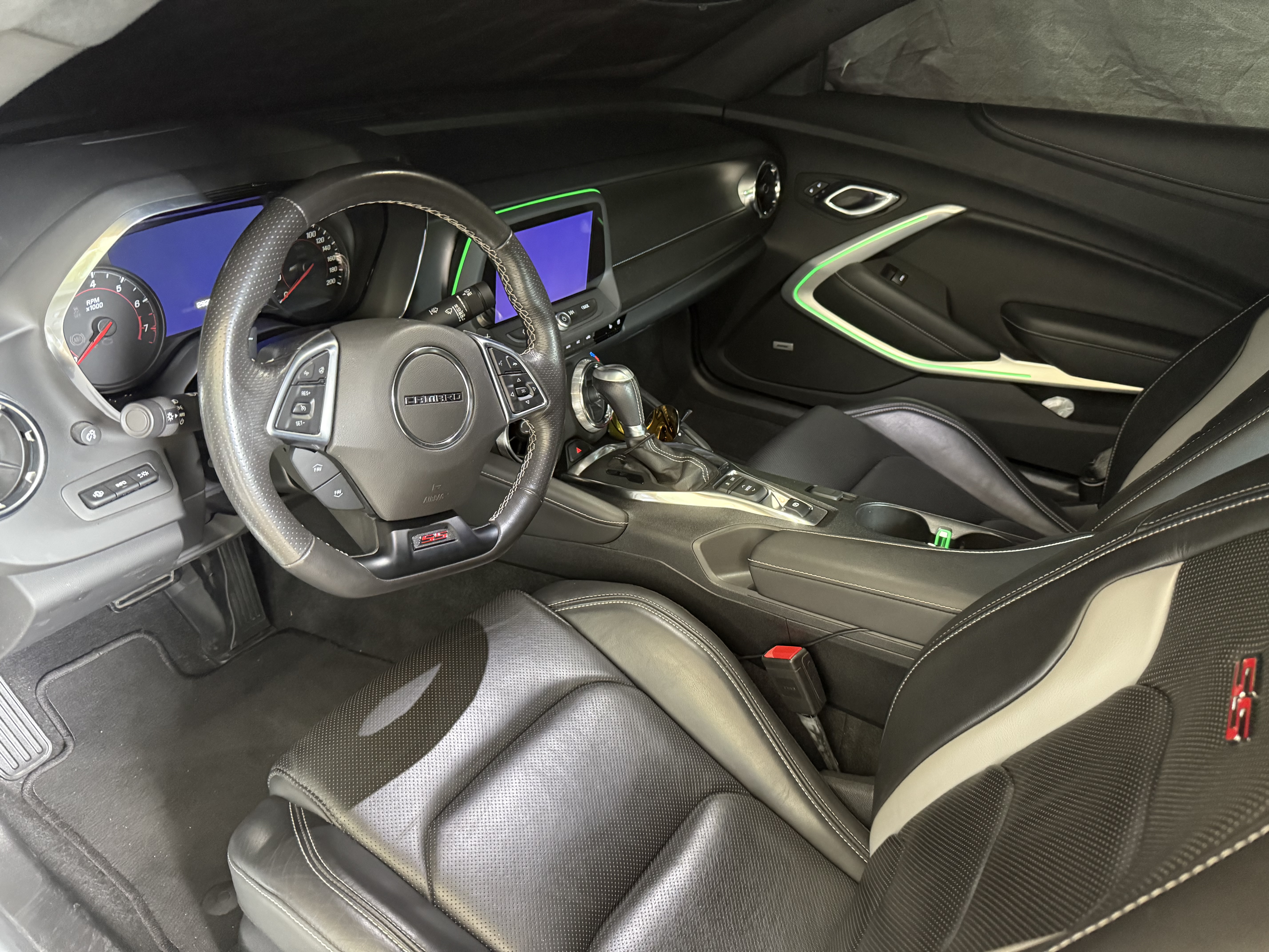 Used 2019 Chevrolet Camaro SS RWD image 13