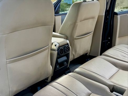 Used 2016 Land Rover LR4 HSE Silver Edition image 12