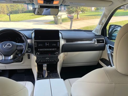 Used 2022 Lexus GX 460 Premium image 11