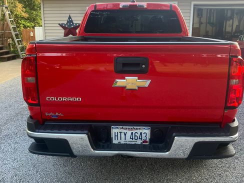 Used 2016 Chevrolet Colorado W/T AWD/4WD image 2