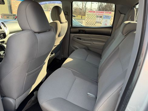 Used 2014 Toyota Tacoma 4x4 Double Cab w/ TRD Sport Package image 17