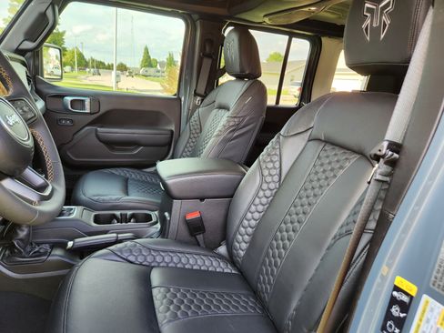 Used 2024 Jeep Wrangler Unlimited Sport image 20