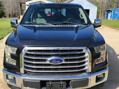 Used 2017 Ford F150 XLT w/ Equipment Group 302A Luxury image 5