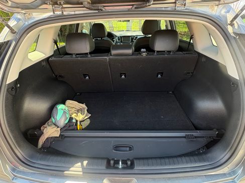 Used 2017 Kia Niro EX FWD image 13