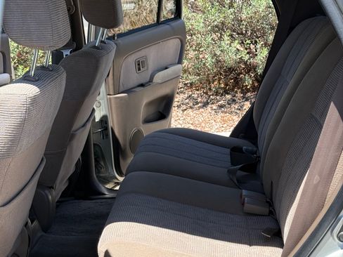 Used 2000 Toyota 4Runner SR5 AWD/4WD image 10