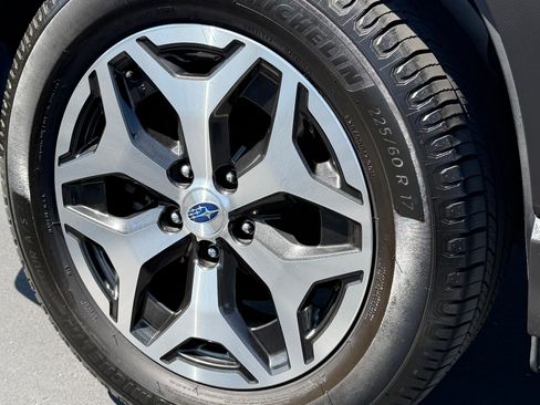 Used 2020 Subaru Forester Premium AWD/4WD image 13