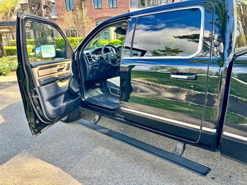 Used 2019 RAM 1500 Limited image 11