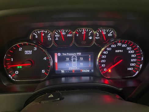 Used 2015 GMC Sierra 2500 SLT w/ Duramax Plus Package AWD/4WD image 9