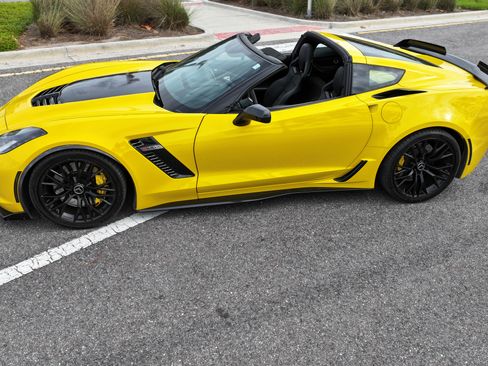 Used 2015 Chevrolet Corvette Z06 w/ 2LZ Preferred Equipment Group image 13