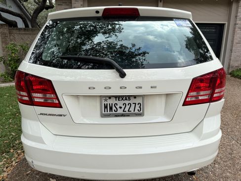 Used 2014 Dodge Journey American Value Package w/ Flexible Seating Group FWD image 9