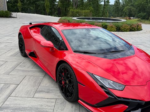 Used 2024 Lamborghini Huracan Tecnica RWD image 13