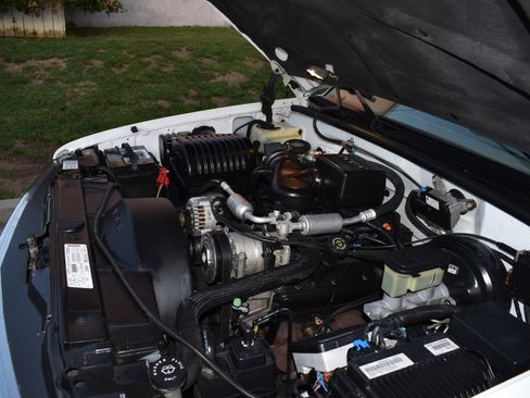 Used 1999 Chevrolet Tahoe 4WD 2-Door w/ Preferred Equipment Group image 22