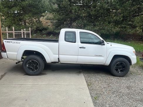 Used 2015 Toyota Tacoma 4x4 Access Cab V6 image 1