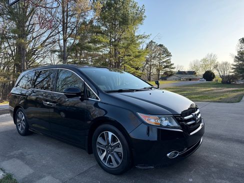 Used 2014 Honda Odyssey Touring image 4