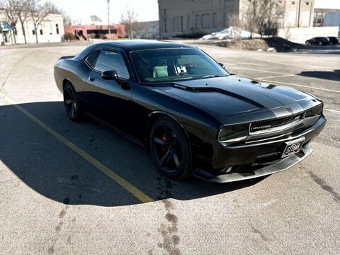 Used 2009 Dodge Challenger SRT8 w/ SRT Option Group II RWD image 2