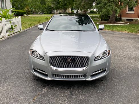 Used 2018 Jaguar XJ L Portfolio AWD/4WD image 11