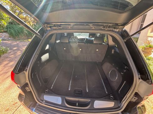 Used 2015 Jeep Grand Cherokee Overland w/ Advanced Technology Group image 10