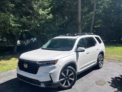 Used 2025 Honda Pilot Elite