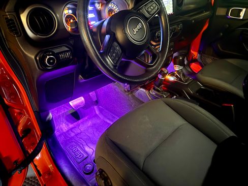 Used 2018 Jeep Wrangler Unlimited Sport image 8