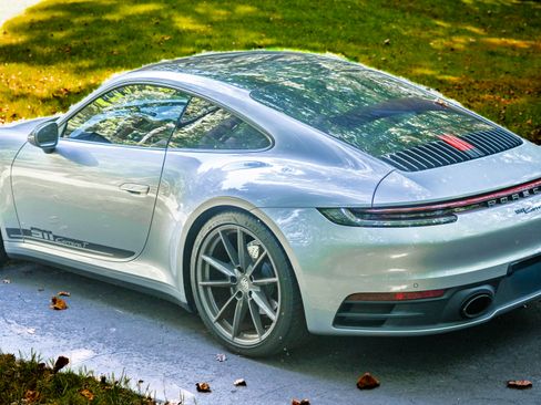 Used 2024 Porsche 911 Carrera T image 10