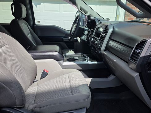 Used 2020 Ford F350 XLT w/ XLT Premium Package image 28