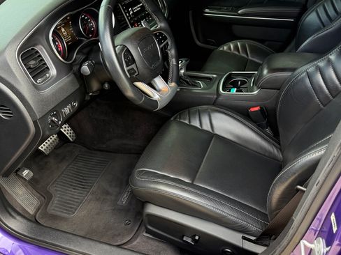 Used 2018 Dodge Charger SRT image 11