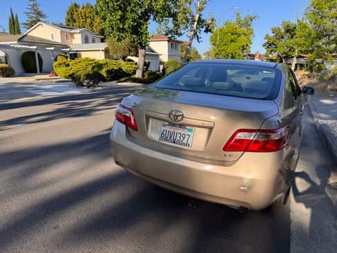 Used 2009 Toyota Camry LE FWD image 9