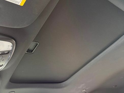 Used 2021 Jeep Grand Cherokee Laredo X image 11