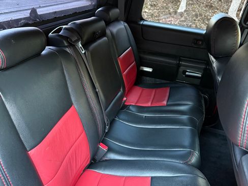 Used 2005 HUMMER H2 SUT w/ Preferred Equipment Group image 5