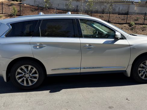 Used 2015 INFINITI QX60 3.5 Sport Utility 4D w/ Premium Plus Package image 11