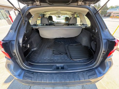 Used 2016 Subaru Outback 2.5i Limited AWD/4WD image 9
