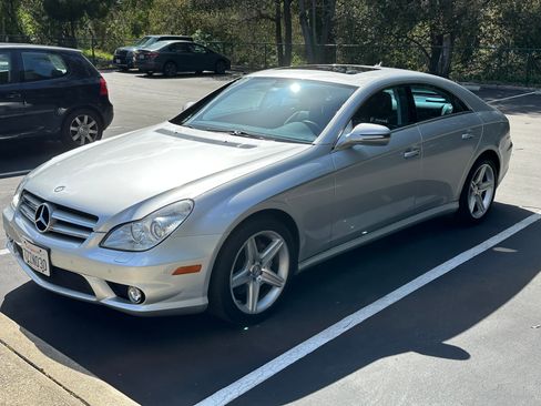 Used 2011 Mercedes-Benz CLS 550 image 1
