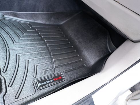 Used 2014 Toyota Camry LE image 14