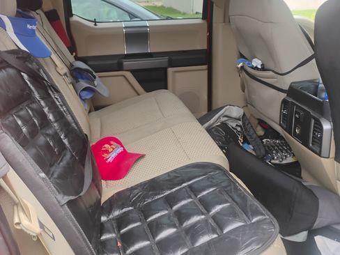 Used 2015 Ford F150 XLT w/ Equipment Group 302A Luxury AWD/4WD image 11