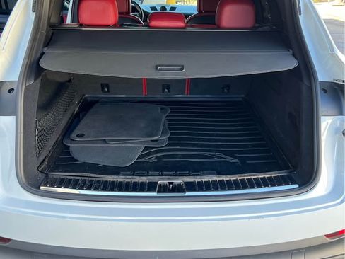 Used 2020 Porsche Cayenne S image 15