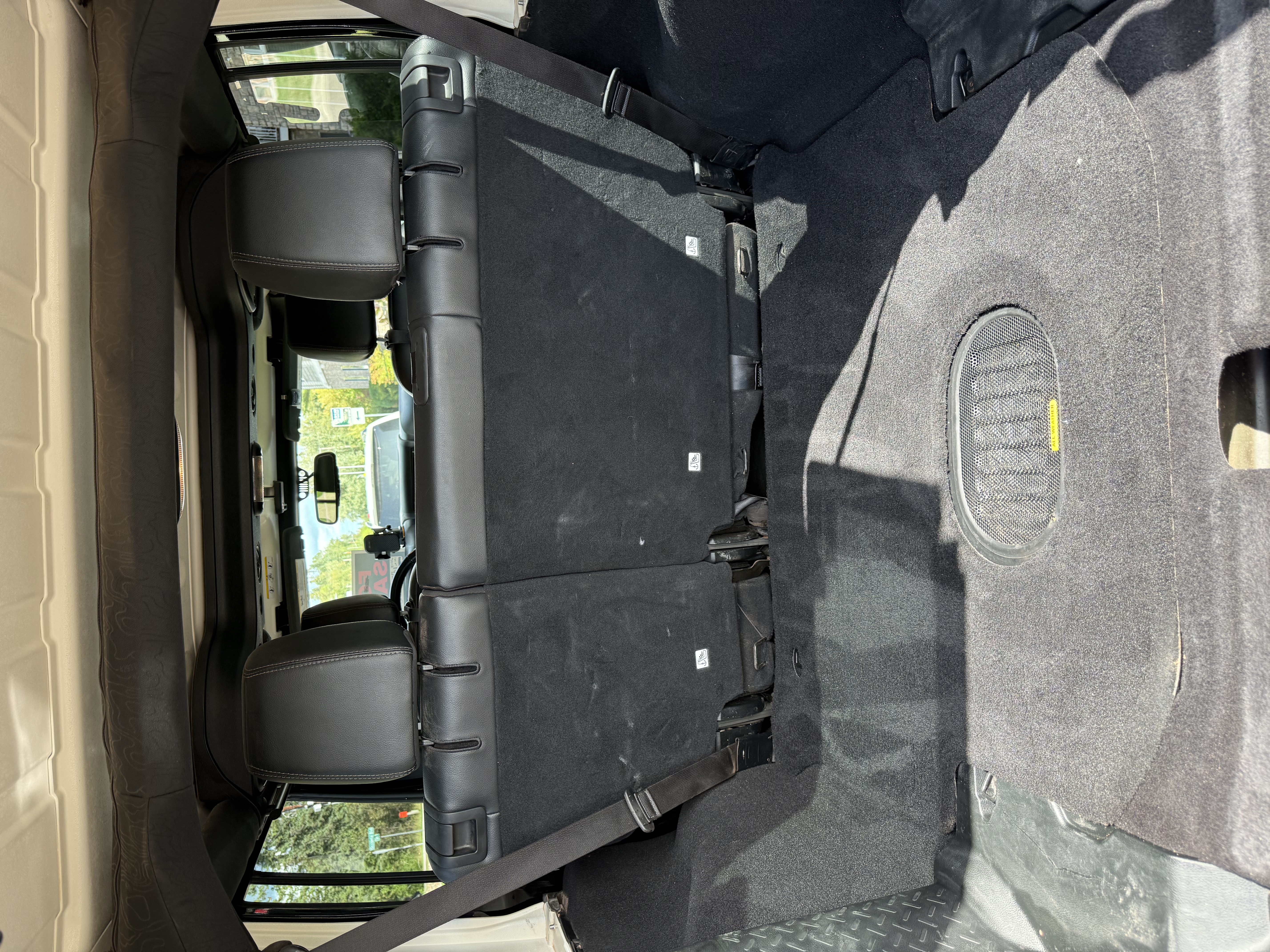 Used 2018 Jeep Wrangler Unlimited Sahara AWD/4WD image 8