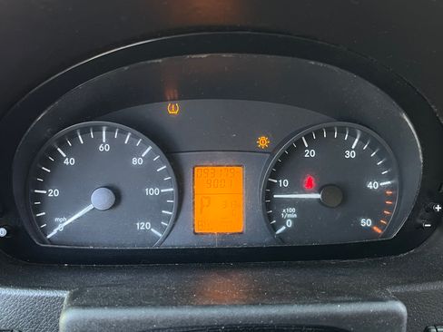 Used 2018 Mercedes-Benz Sprinter 2500 image 10