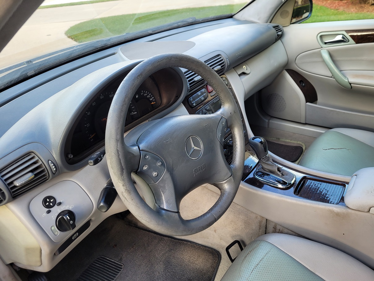 Used 2004 Mercedes-Benz C 240 4MATIC Sedan image 11