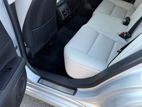 Used 2015 Lexus ES 350 image 8