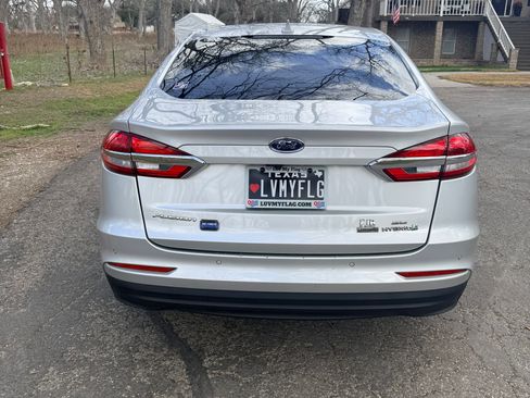 Used 2019 Ford Fusion SE image 8