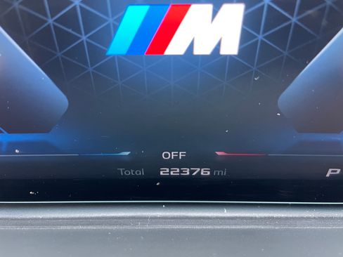 Used 2025 BMW X7 M60i w/ Climate Comfort Package image 16