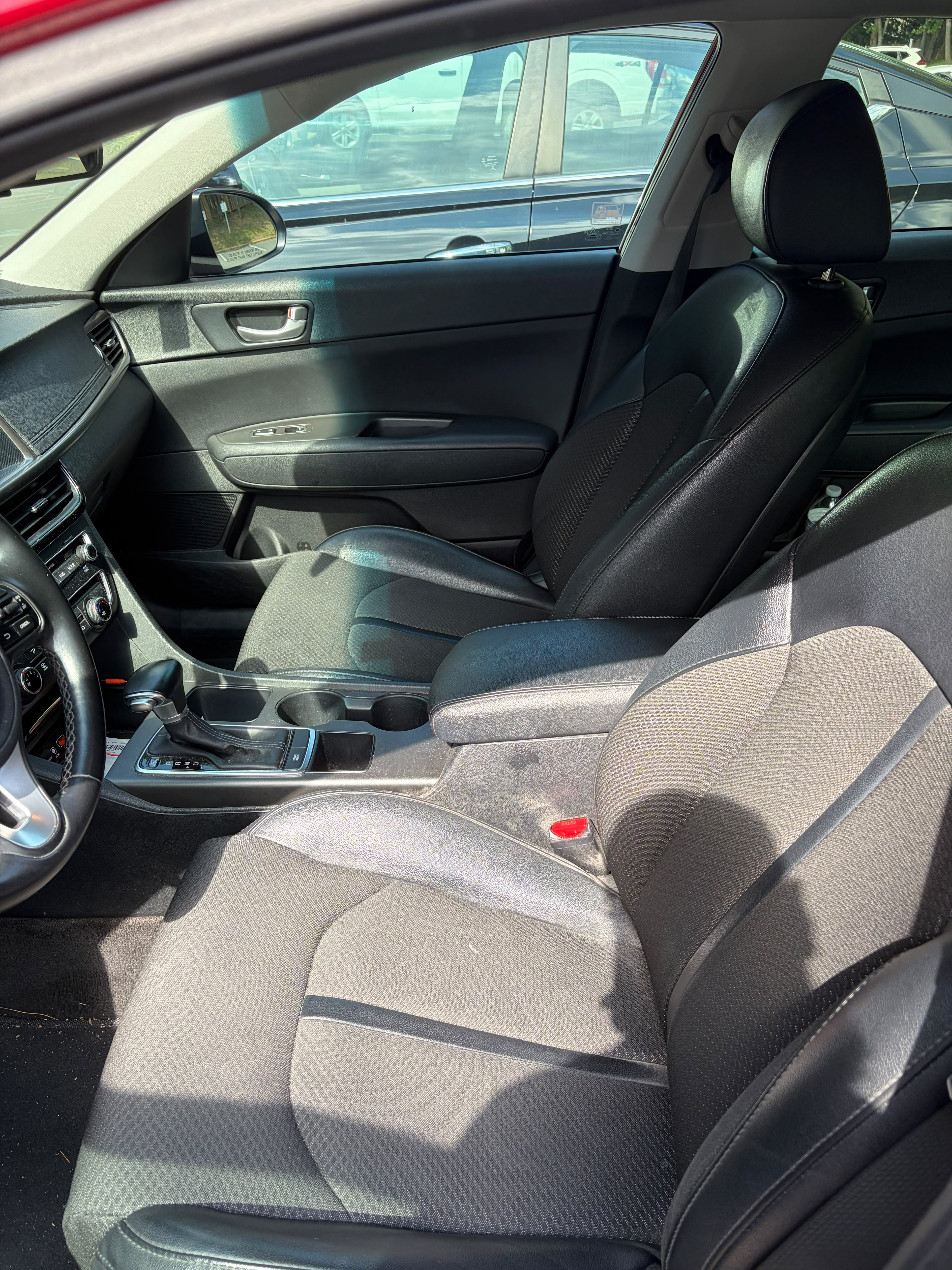 Used 2018 Kia Optima S FWD image 9