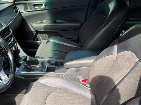 Used 2018 Kia Optima S FWD image 9