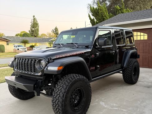 Used 2025 Jeep Wrangler Unlimited Rubicon image 8