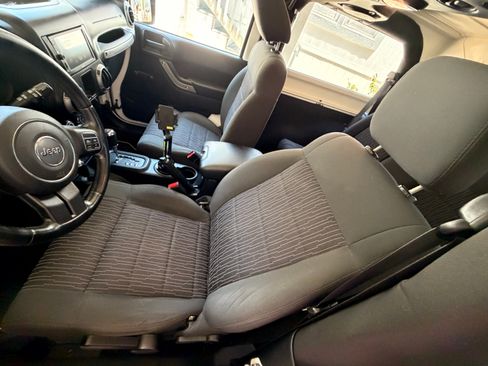 Used 2012 Jeep Wrangler Sport w/ Connectivity Group AWD/4WD image 15