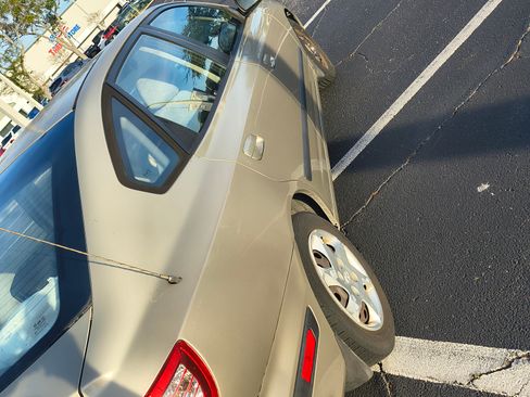 Used 2006 Hyundai Elantra GLS image 2