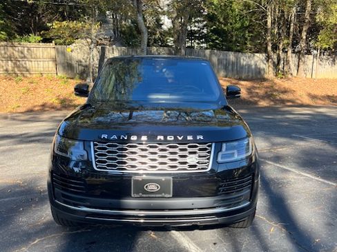Used 2020 Land Rover Range Rover HSE image 4