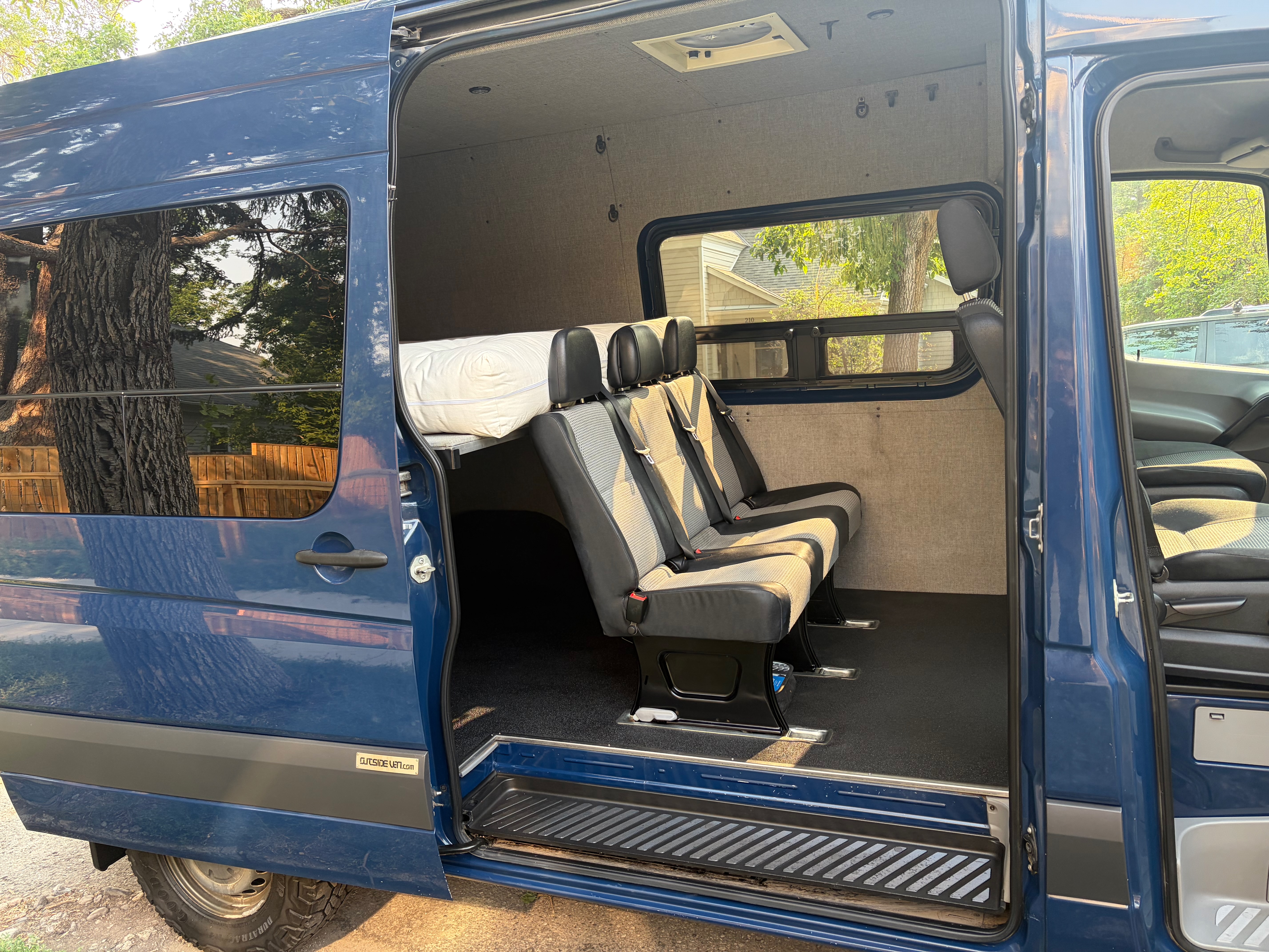 Used 2011 Mercedes-Benz Sprinter 2500 image 17