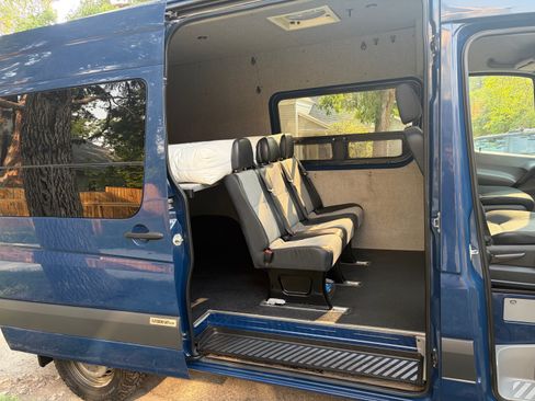 Used 2011 Mercedes-Benz Sprinter 2500 image 17